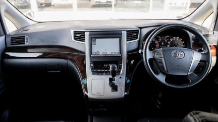 2012 Toyota Vellfire 7 seater , Parking sensor Leather covers image 330804