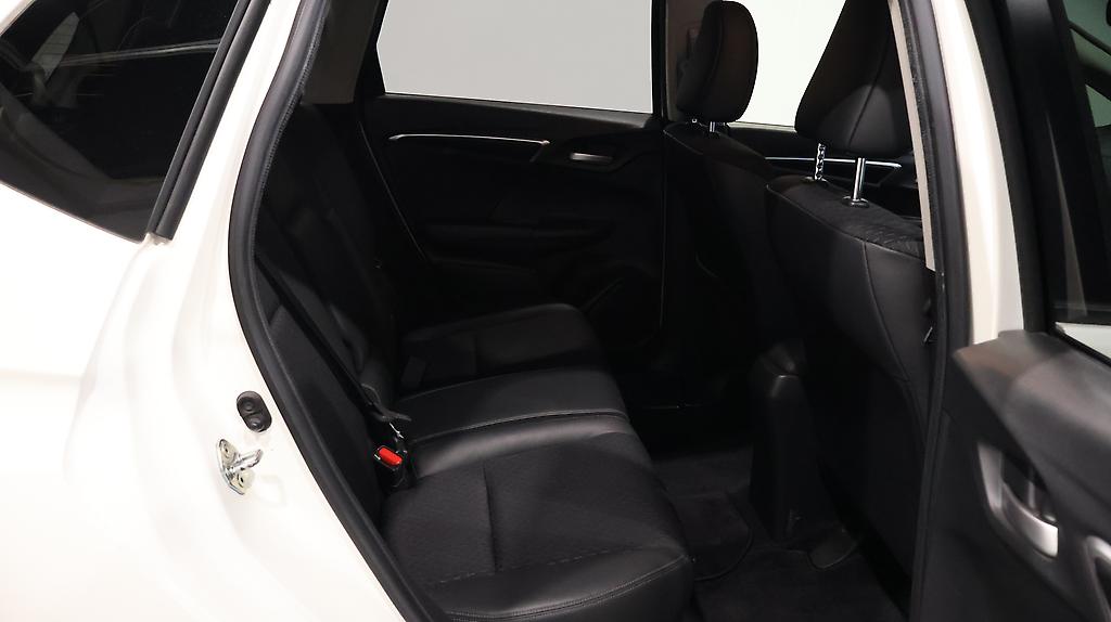 2015 Honda Fit Hybrid L Package image 331052