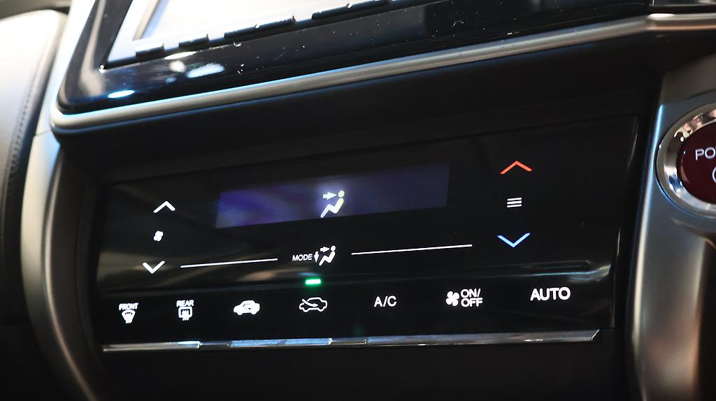 2014 Honda Grace Hybrid LX image 334120