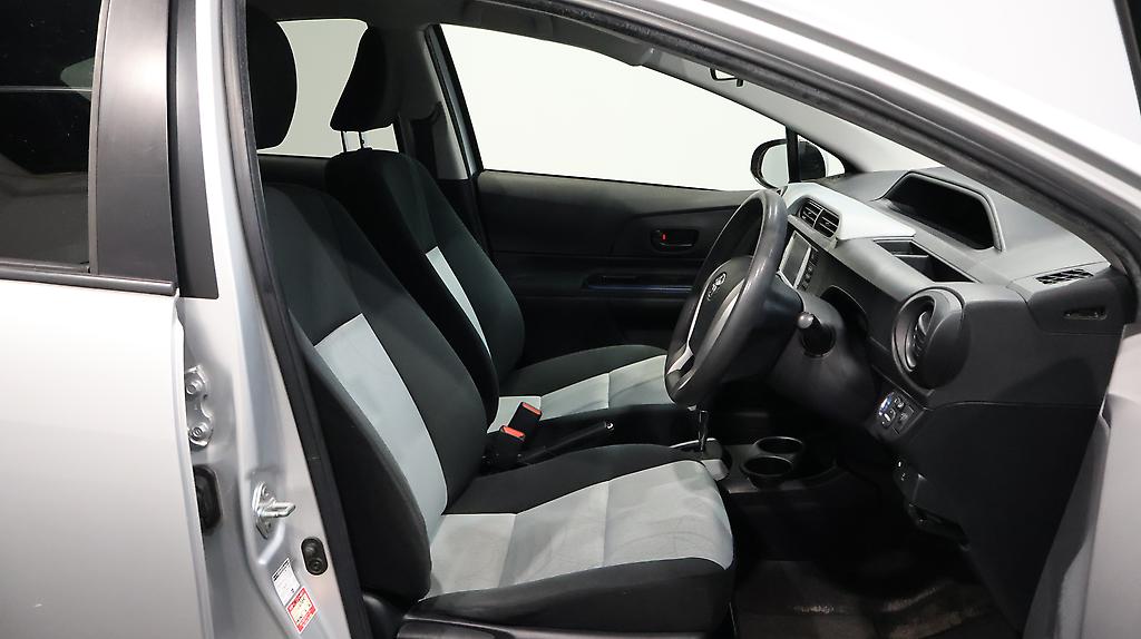 2013 Toyota Aqua S Model image 338631