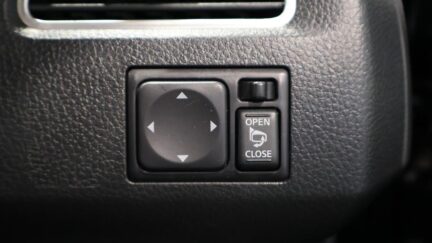 2013 Nissan Serena Hybrid Highway Star S V Selection image 337802