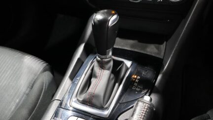 2015 Mazda Axela Sports 20S Touring image 337688