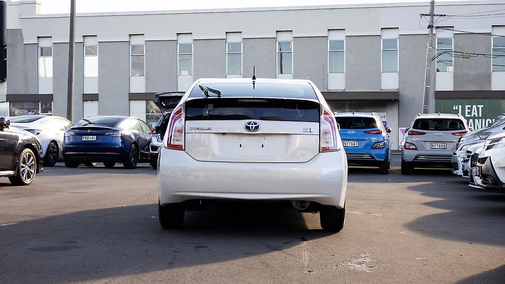 2013 Toyota Prius S Model / Push Start / Hybrid image 338453
