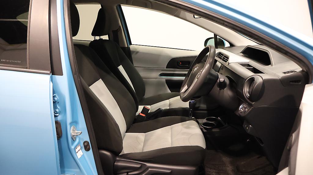 2012 Toyota Aqua Push Button Start image 338322