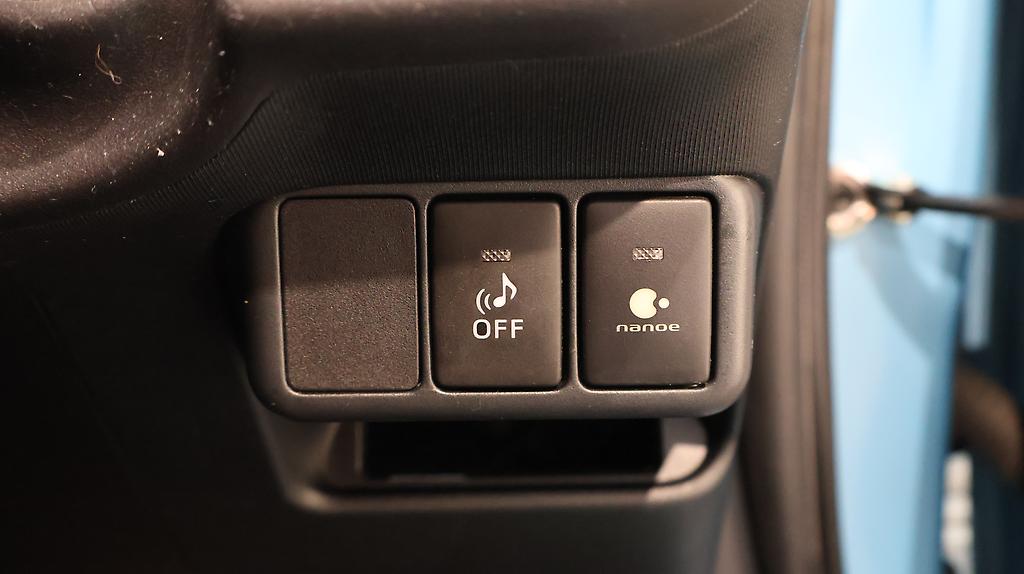 2012 Toyota Aqua Push Button Start image 338331