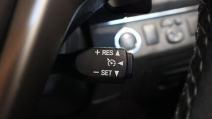 2013 Toyota Avensis Wagon Push Start with Cruise Control image 339473
