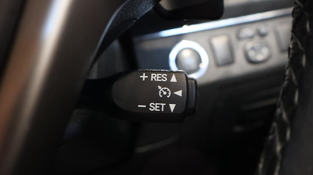 2013 Toyota Avensis Wagon Push Start with Cruise Control image 339473