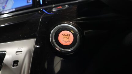 2013 Nissan Elgrand 250 Highway Star image 337429