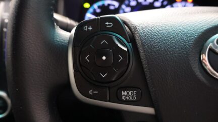 2012 Toyota Camry Hybrid Leather-PKG with Cruise Control image 339363