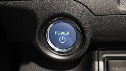 2012 Toyota Camry Hybrid G Package with Cruise Control image 340351