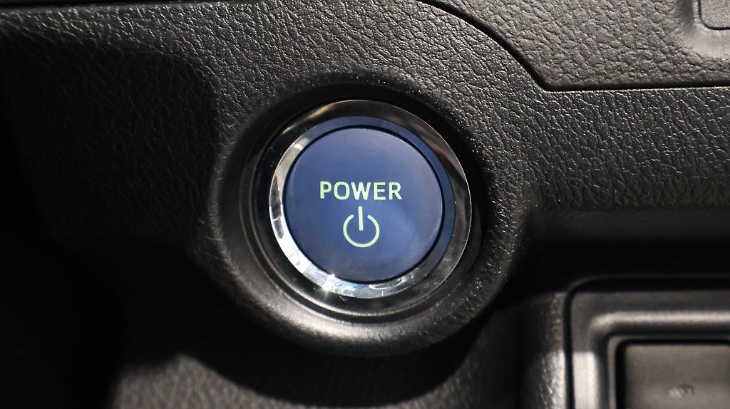 2012 Toyota Camry Hybrid G Package with Cruise Control image 340351