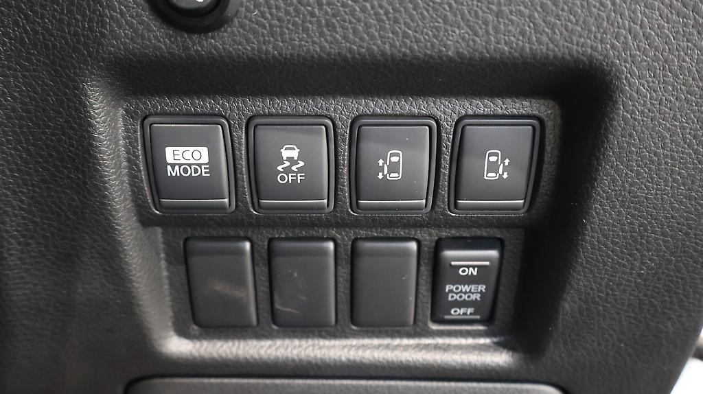 2013 Nissan Elgrand 250 Highway Star image 337428