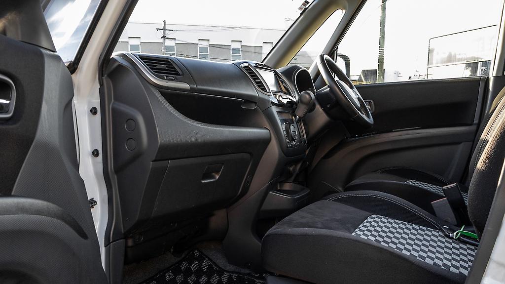 2015 Suzuki Solio Black ＆ White Edition Heated seats image 338773