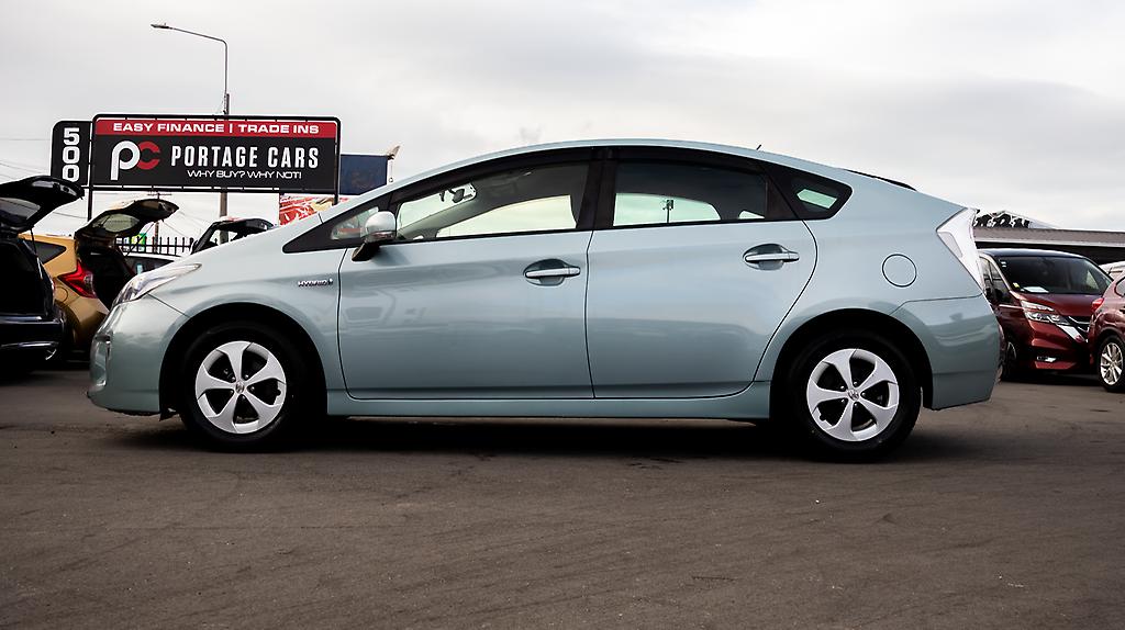 2012 Toyota Prius S Model / Push Start / Hybrid image 339165