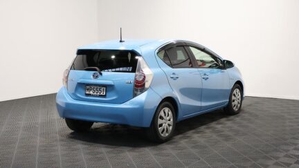 2012 Toyota Aqua Push Button Start image 338316