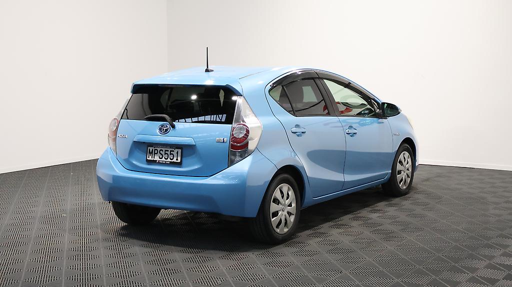 2012 Toyota Aqua Push Button Start image 338316