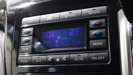 2012 Nissan Elgrand 250 Highwaystar image 338676