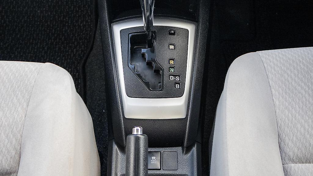 2013 Toyota Corolla AXIO Fielder Sedan Version image 340440