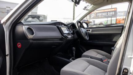 2013 Toyota Corolla AXIO Fielder Sedan Version image 340444