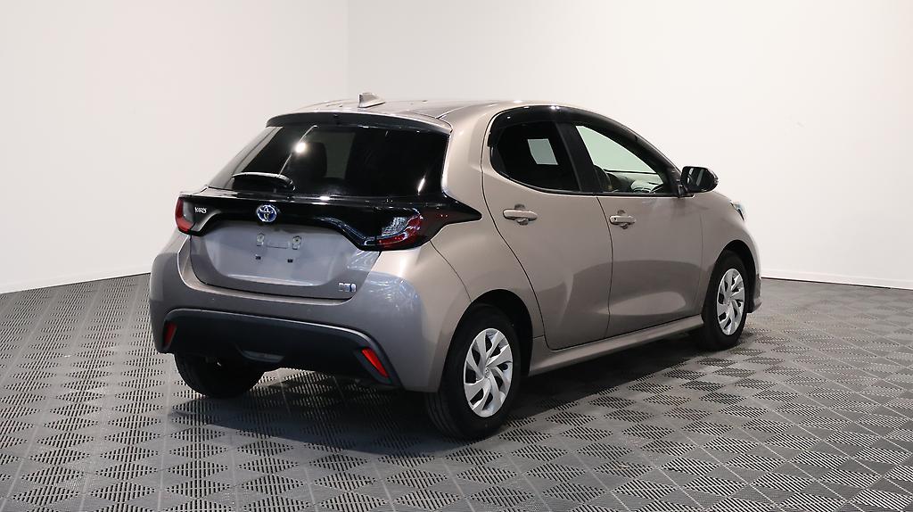 2020 Toyota Yaris Push Button Start + Reverse Camera image 340497