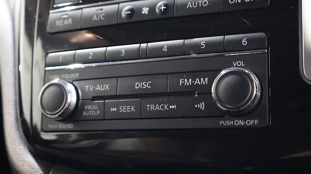 2012 Nissan Elgrand 250 Highway Star Chrome image 337449