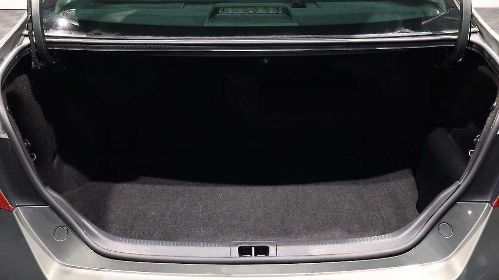 2012 Toyota Camry Hybrid G Package with Cruise Control image 340339