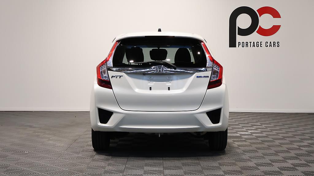 2014 Honda Fit Hybrid F Package image 338605