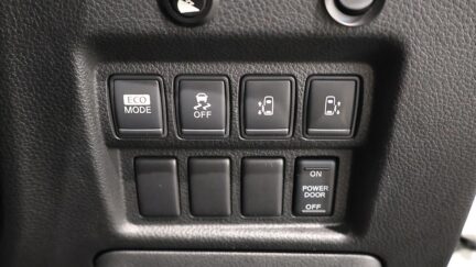 2012 Nissan Elgrand 250 Highway Star Chrome image 337451