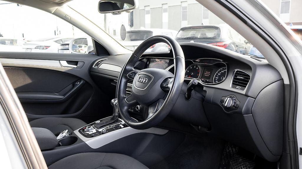 2012 Audi A4 Avant Parking sensors image 336548