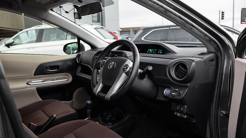 2012 Toyota Aqua G Hybrid image 336908