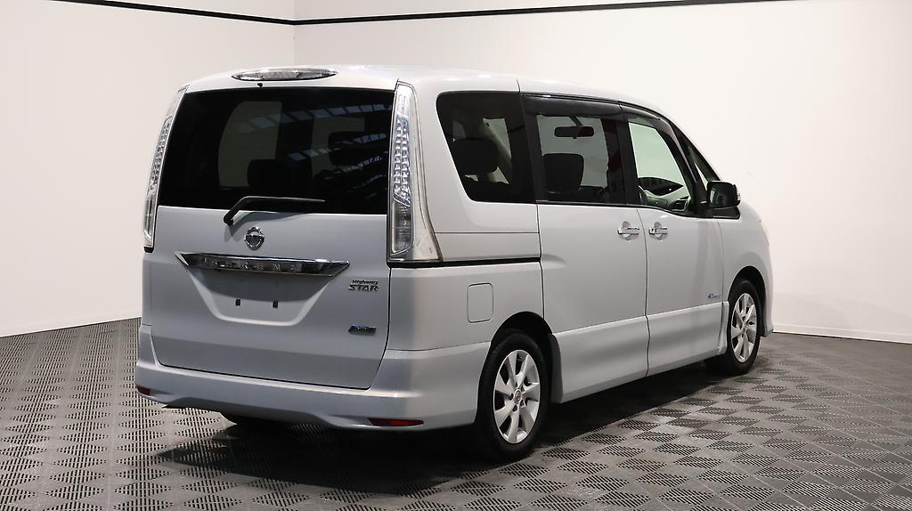 2013 Nissan Serena Hybrid Highway Star S image 337612