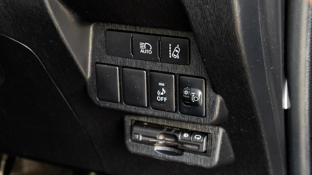 2018 Toyota Prius ALPHA HYBRID image 336630