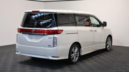 2013 Nissan Elgrand 250 Highway Star image 337414
