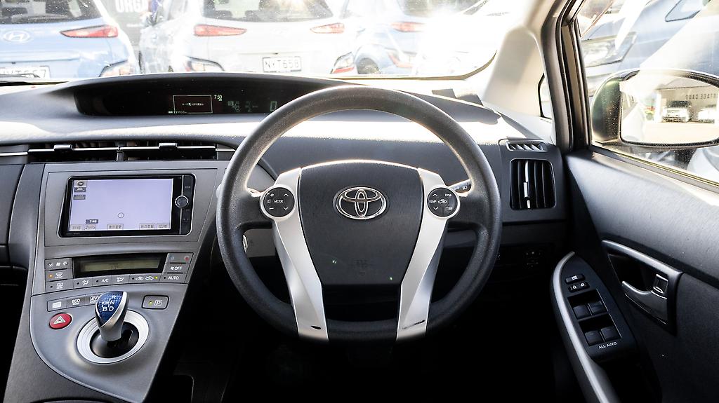 2013 Toyota Prius S Model / Push Start / Hybrid image 338461