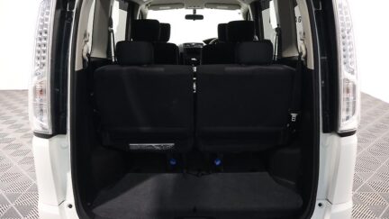 2013 Nissan Serena Hybrid Highway Star S V Selection image 339784