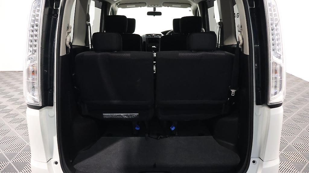 2013 Nissan Serena Hybrid Highway Star S V Selection image 339784