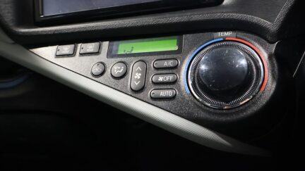 2014 Toyota Aqua Push Button Start image 339421