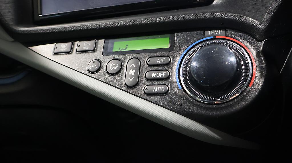 2014 Toyota Aqua Push Button Start image 339421