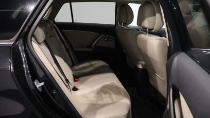 2013 Toyota Avensis Wagon Push Start with Cruise Control image 339461