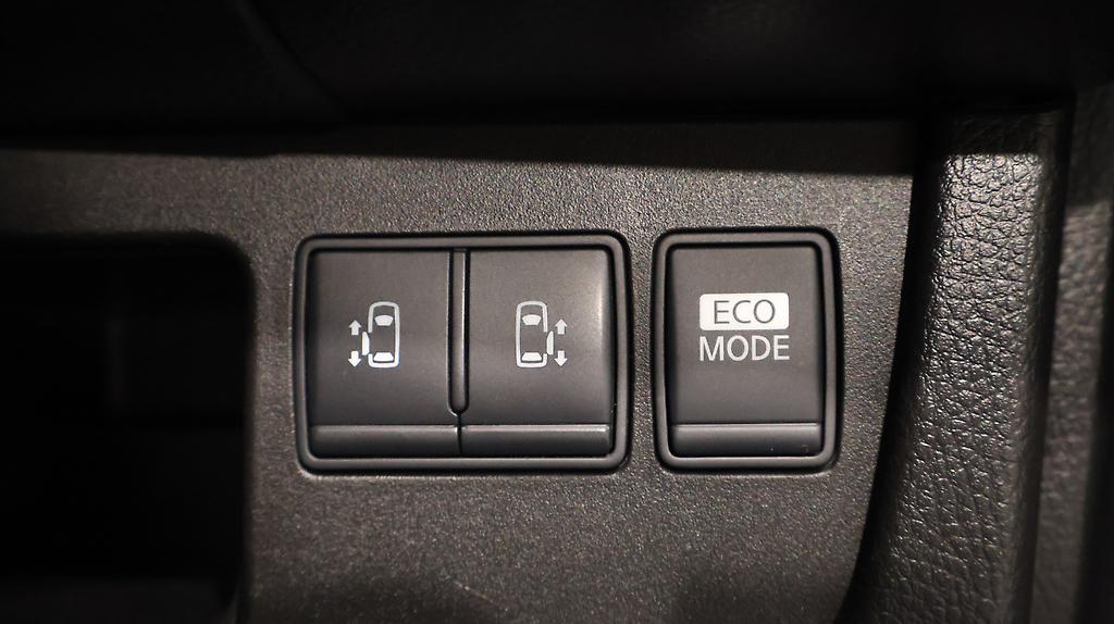2013 Nissan Serena Hybrid Highway Star image 339538