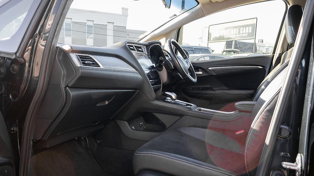 2015 Honda Shuttle Hybrid Z image 337243