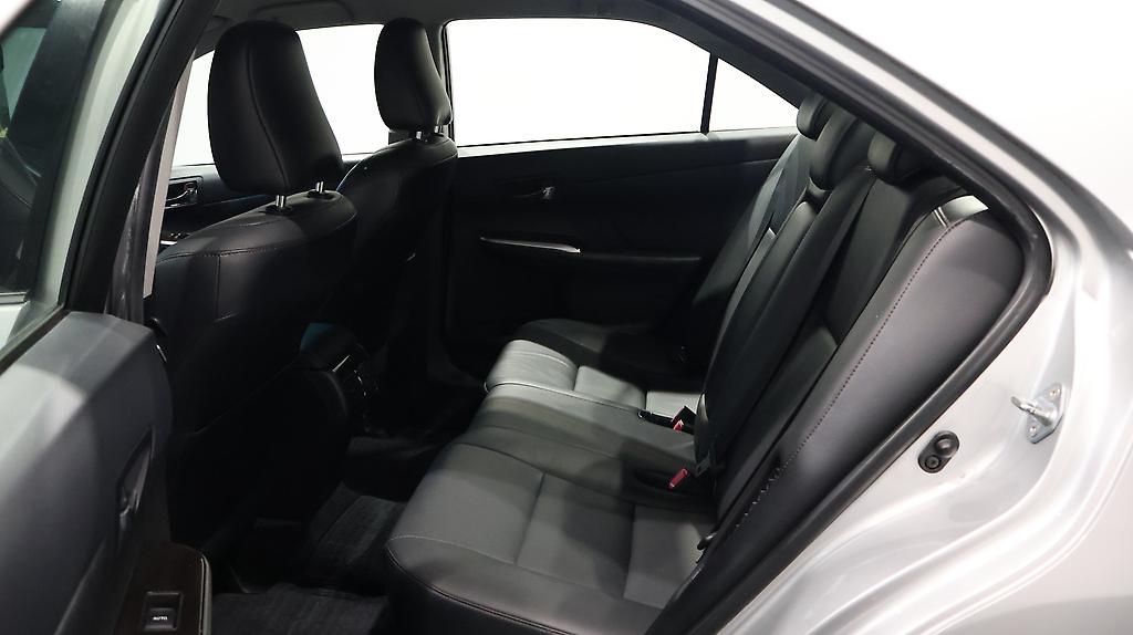 2012 Toyota Camry Hybrid Leather-PKG with Cruise Control image 339352