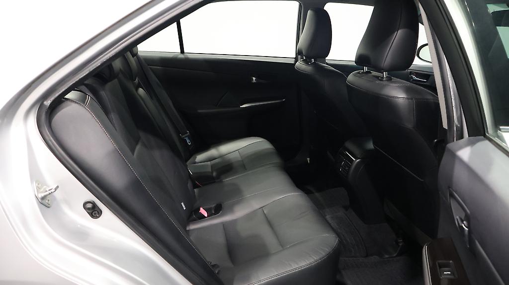 2012 Toyota Camry Hybrid Leather-PKG with Cruise Control image 339353