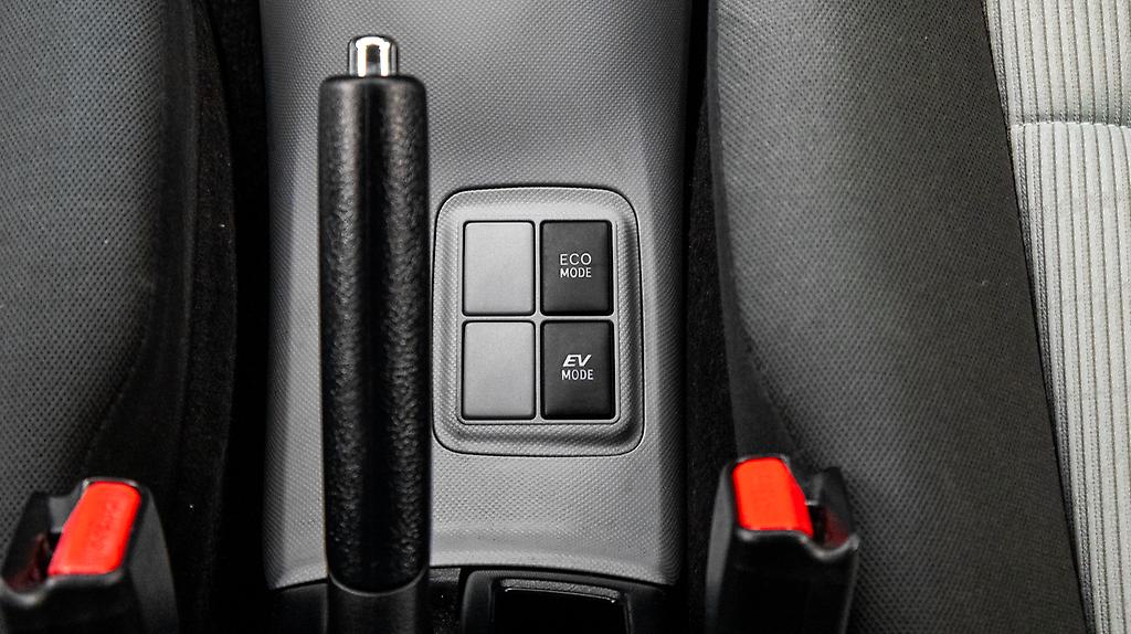 2013 Toyota Aqua Hybrid S Model – Push Start with Reverse Camera image 339729