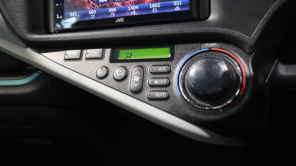 2012 Toyota Aqua Push Button Start image 338327