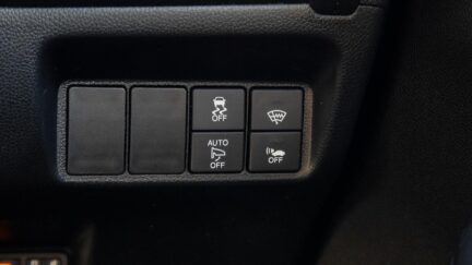 2015 Honda Shuttle Hybrid Z image 337238