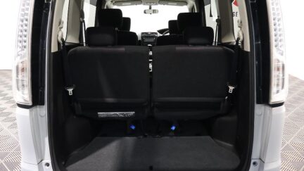 2013 Nissan Serena Hybrid Highway Star S image 337614