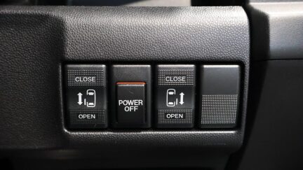 2011 Mazda Premacy 20S 7 Seats People Mover image 336701