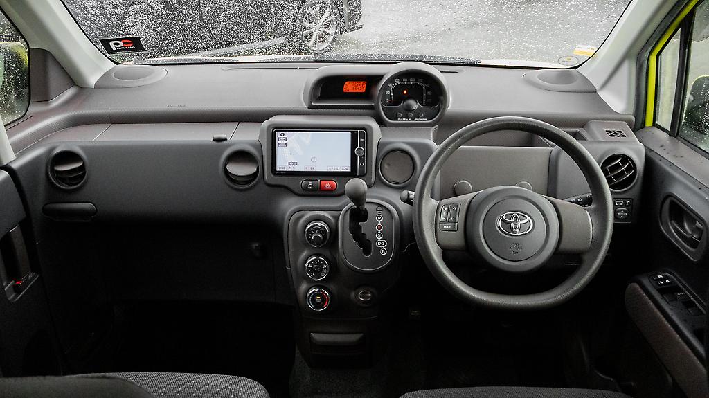 2013 Toyota Spade F Model – Push Button Start image 336887