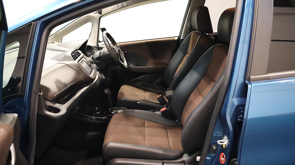 2012 Honda Fit Shuttle Hybrid image 339303